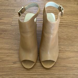 Calvin Klein 4.5 inch heels tan with gold details